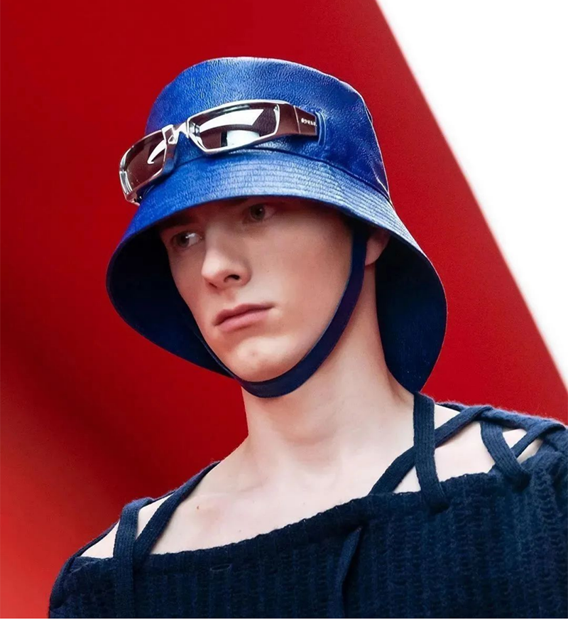 克萊因藍撞色搭配